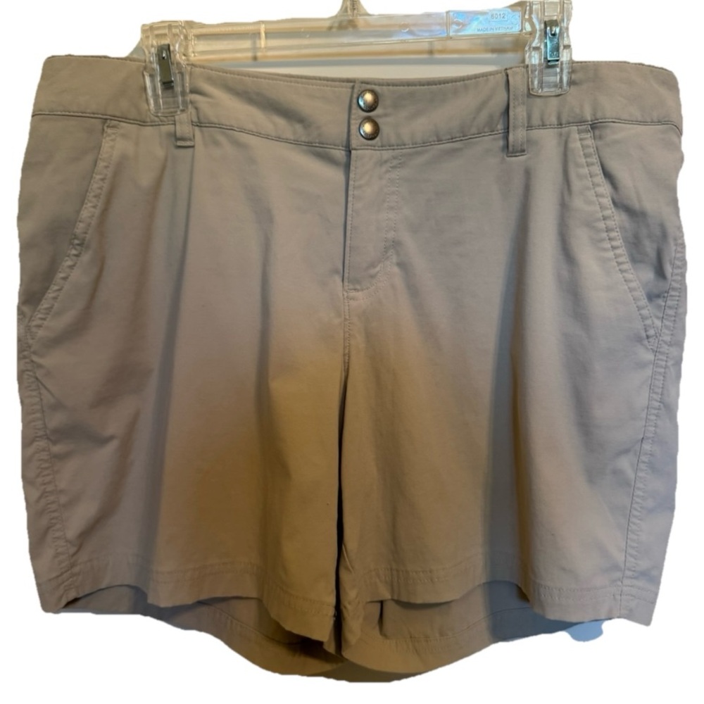 Columbia Women's Omni-Shield Repellency Casual Shorts